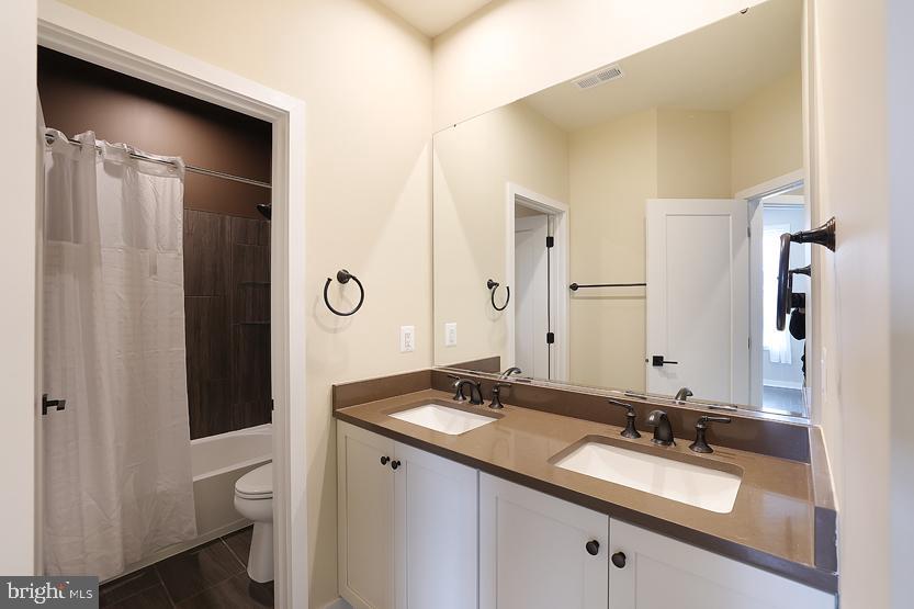 METRO WALK AT MOOREFIELD STATION - Residential Lease