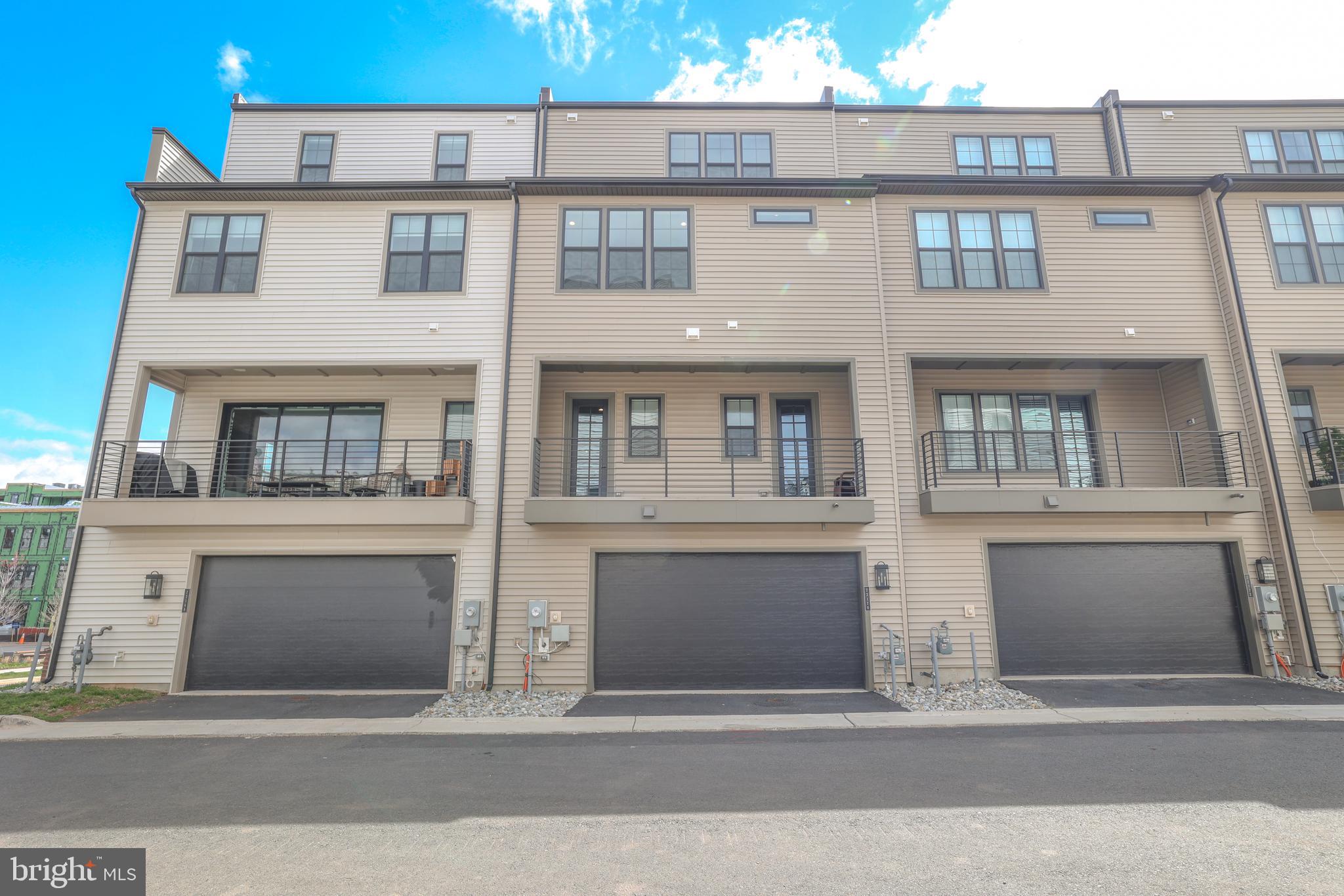 METRO WALK AT MOOREFIELD STATION - Residential Lease