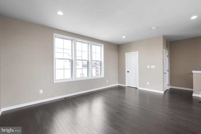 METRO WALK AT MOOREFIELD STATION - Residential Lease