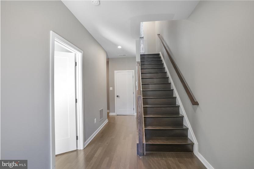 METRO WALK AT MOOREFIELD STATION - Residential Lease