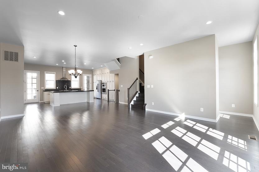 METRO WALK AT MOOREFIELD STATION - Residential Lease