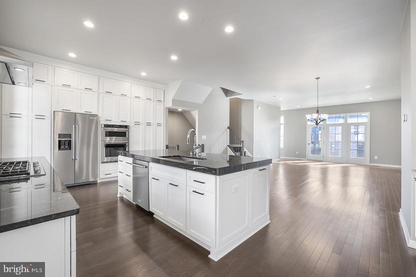 METRO WALK AT MOOREFIELD STATION - Residential Lease