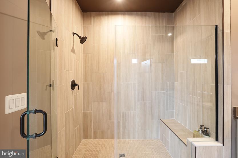 METRO WALK AT MOOREFIELD STATION - Residential Lease