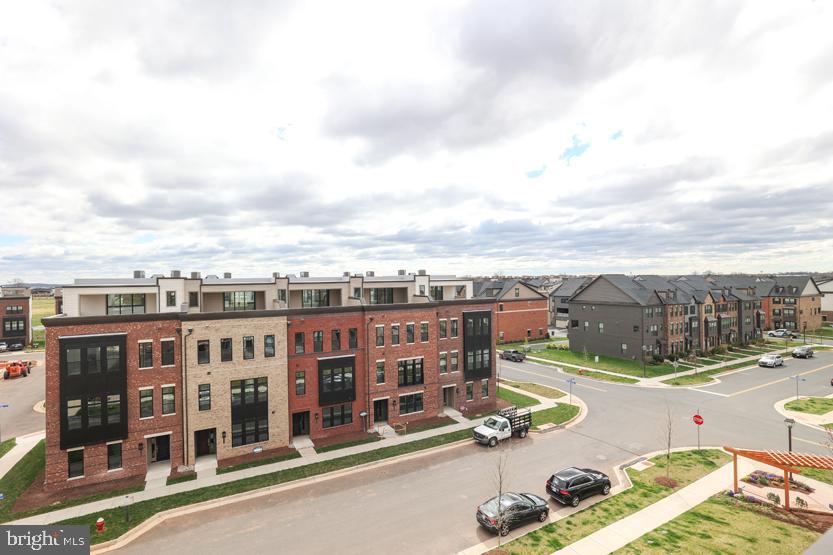 METRO WALK AT MOOREFIELD STATION - Residential Lease