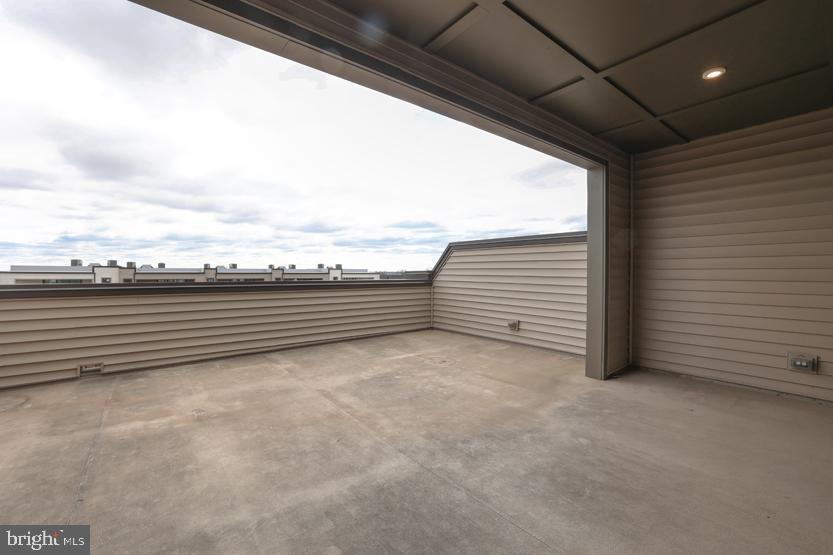 METRO WALK AT MOOREFIELD STATION - Residential Lease