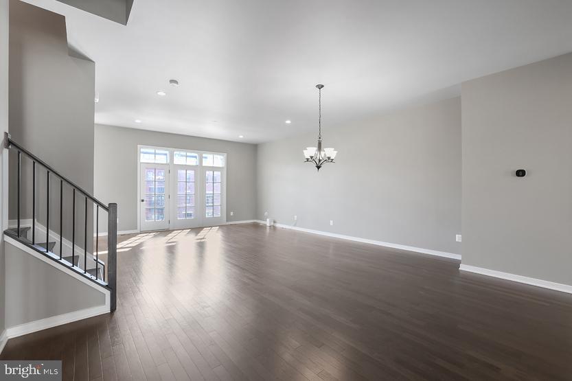 METRO WALK AT MOOREFIELD STATION - Residential Lease