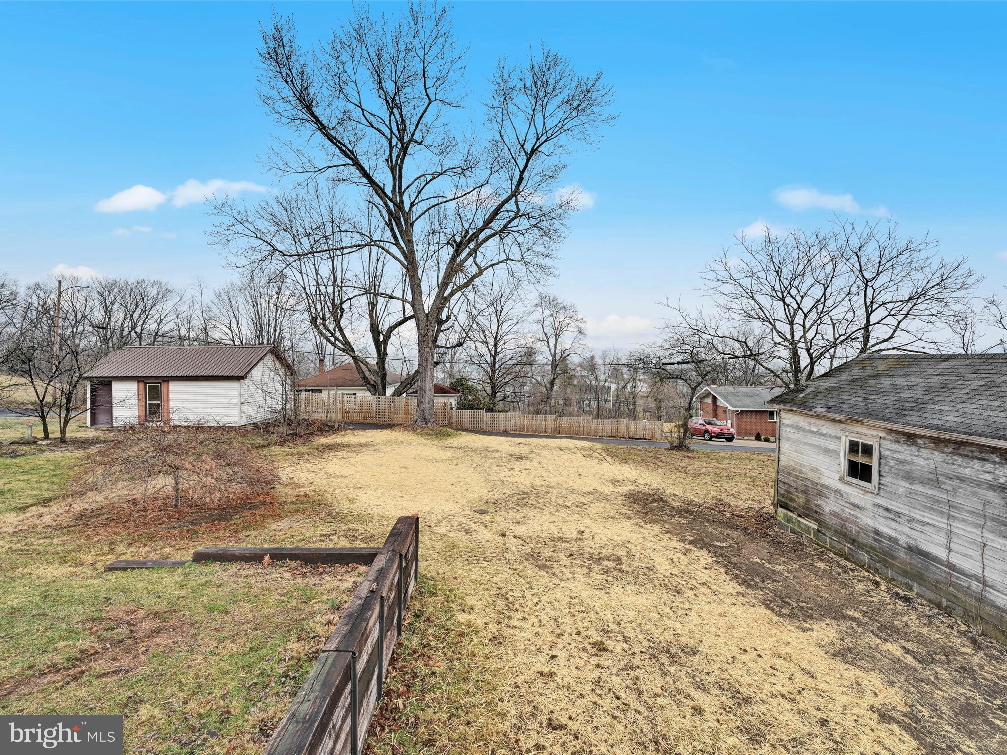 PINE GROVE - Residential