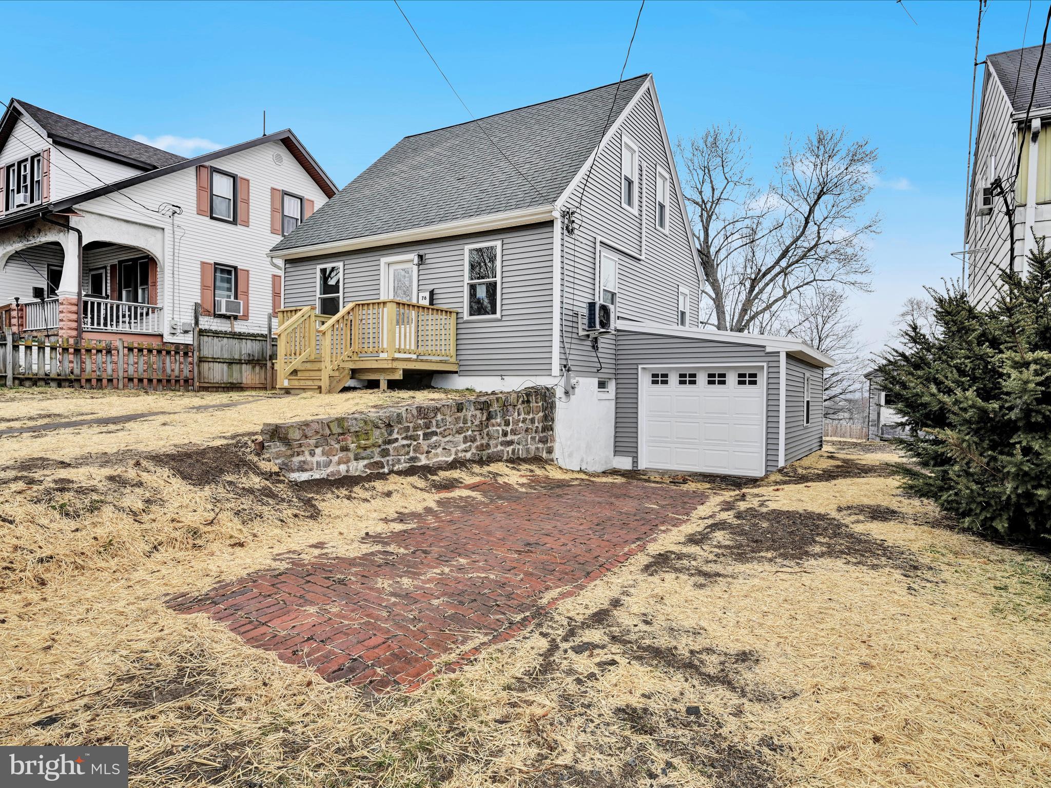 PINE GROVE - Residential