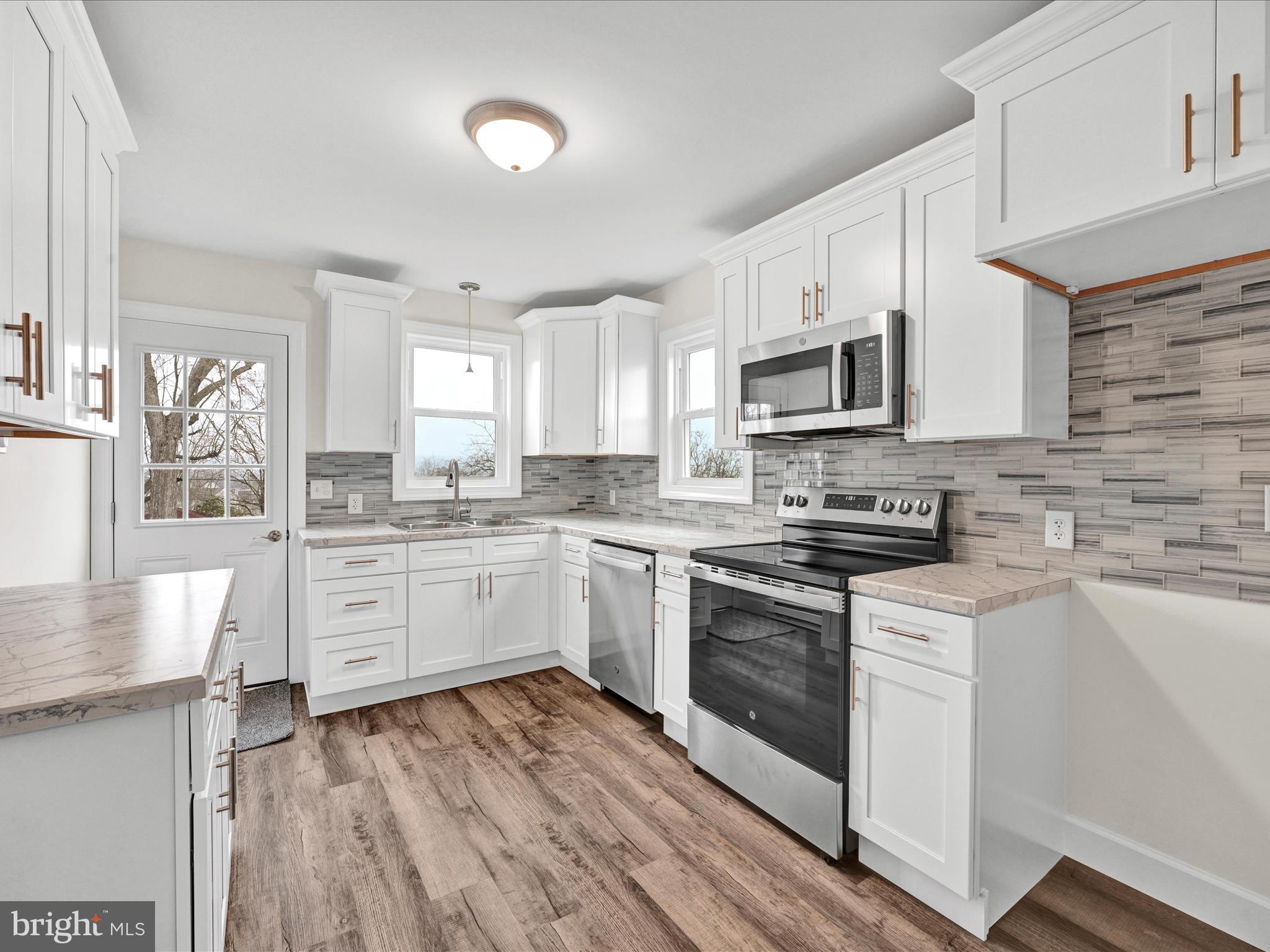 PINE GROVE - Residential