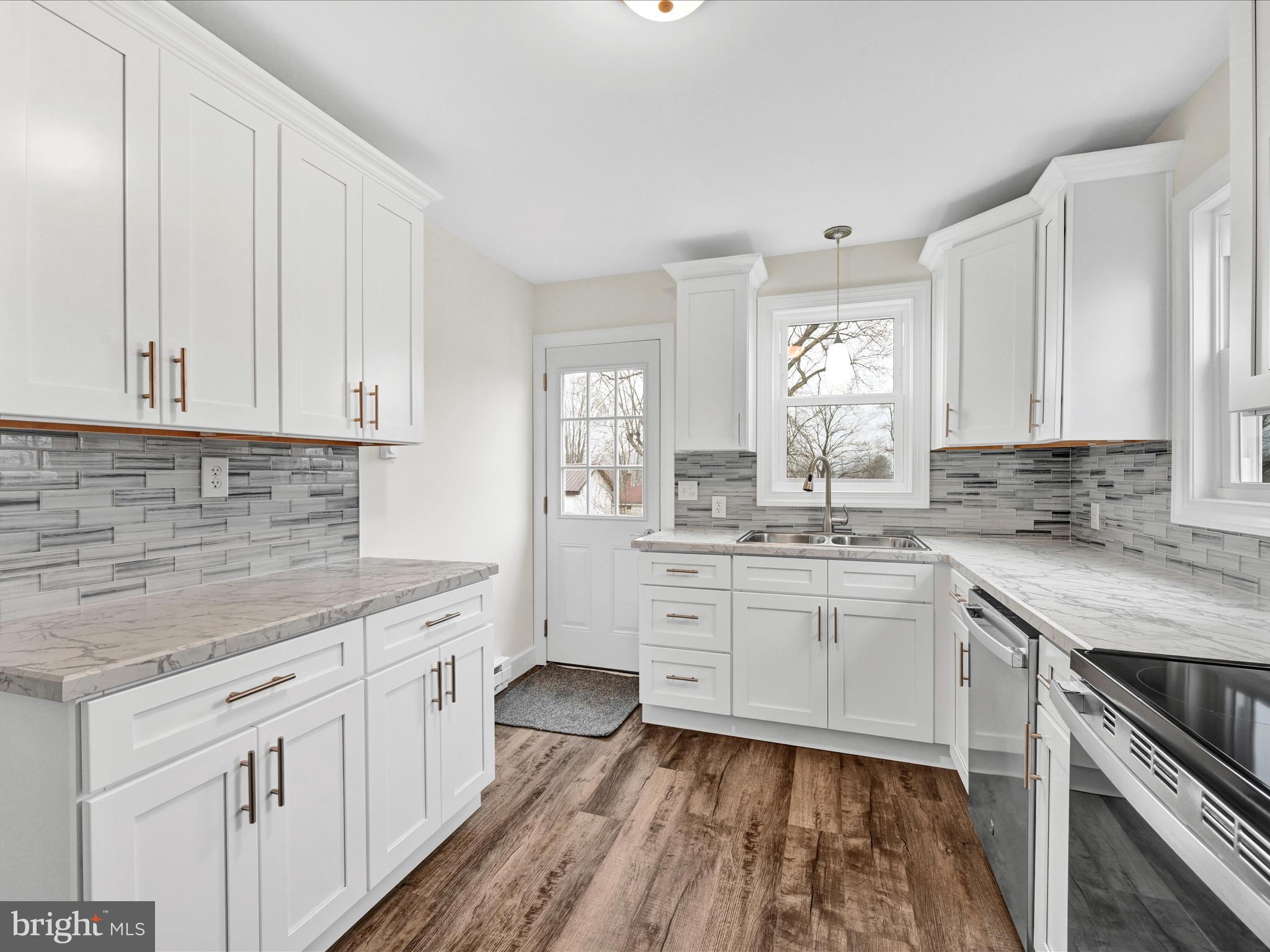 PINE GROVE - Residential