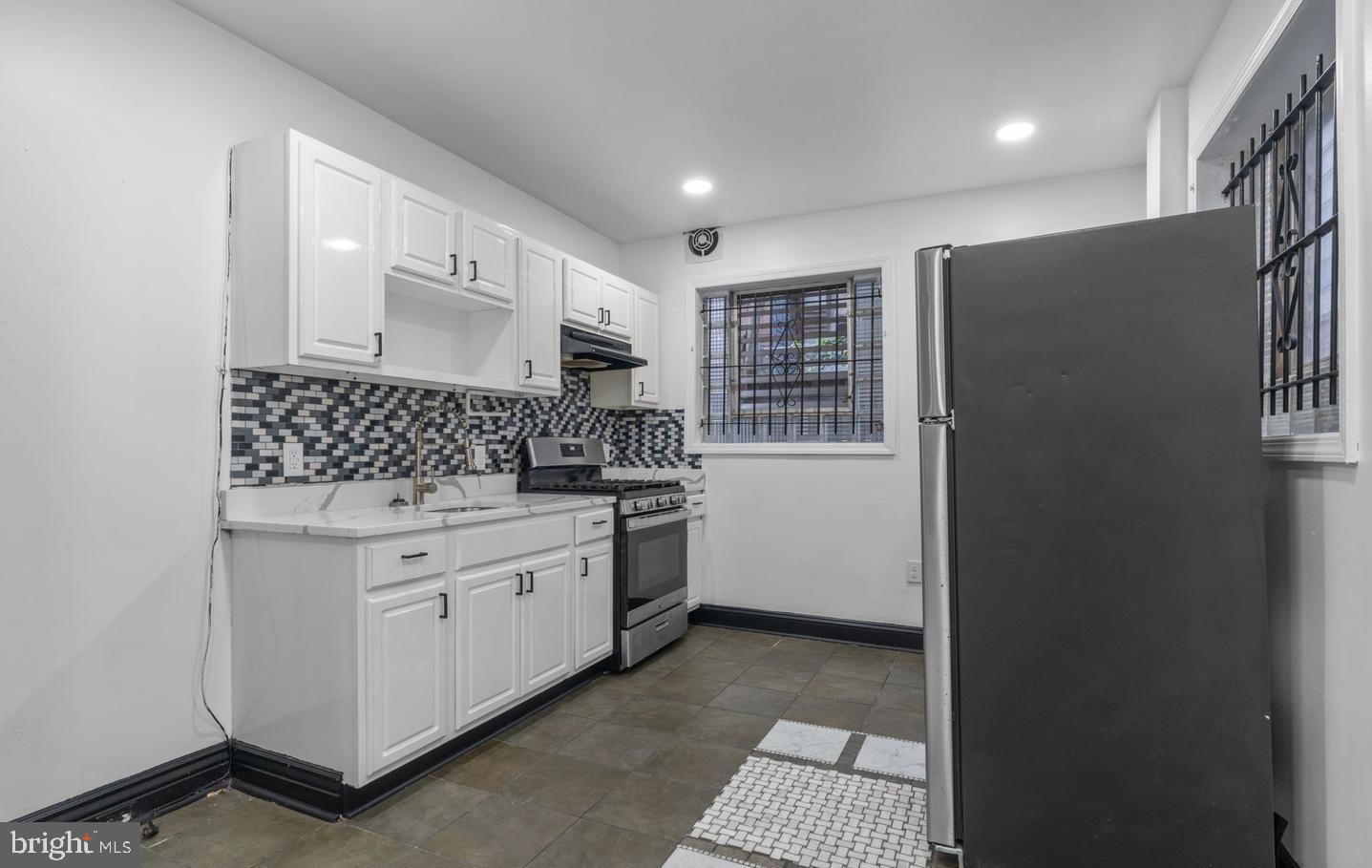 3342 N PALETHORP STREET