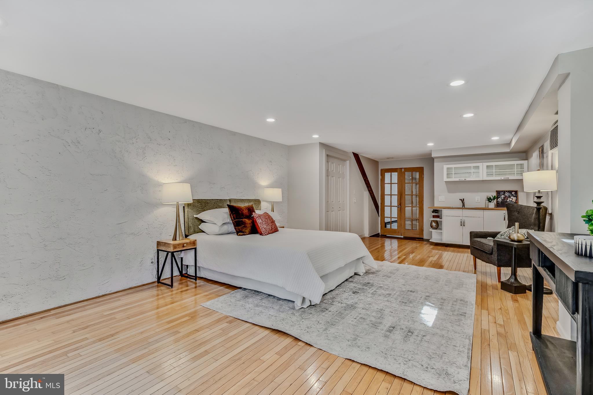 SPRING GARDEN - Residential