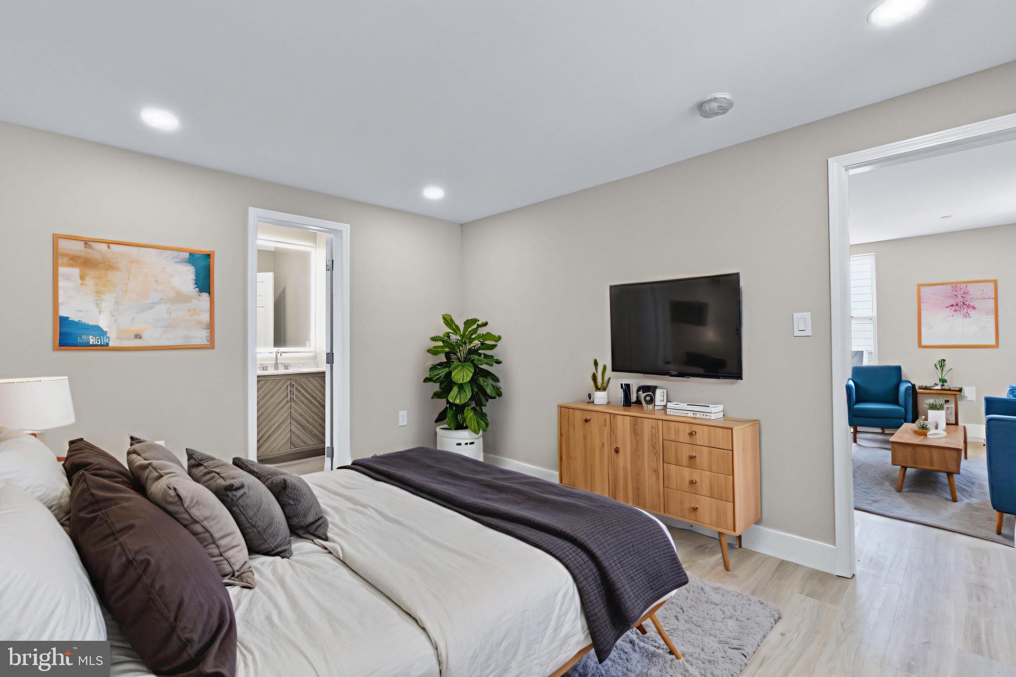 DOWNTOWN - Residential