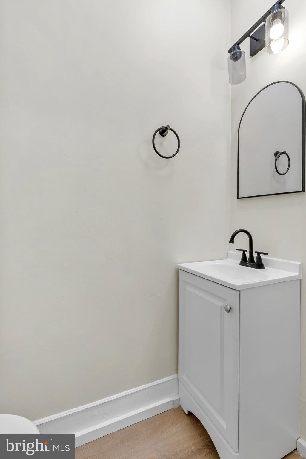 OXFORD CIRCLE - Residential Lease