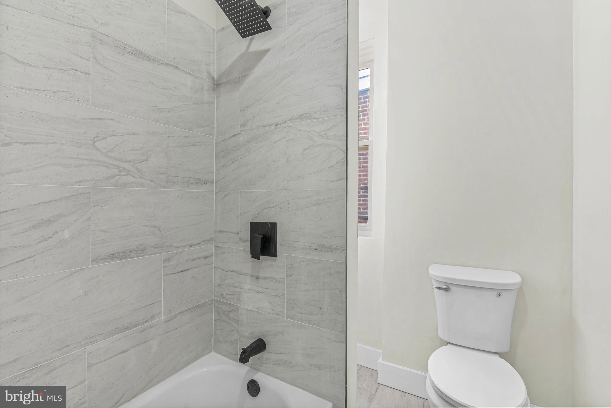 OXFORD CIRCLE - Residential Lease