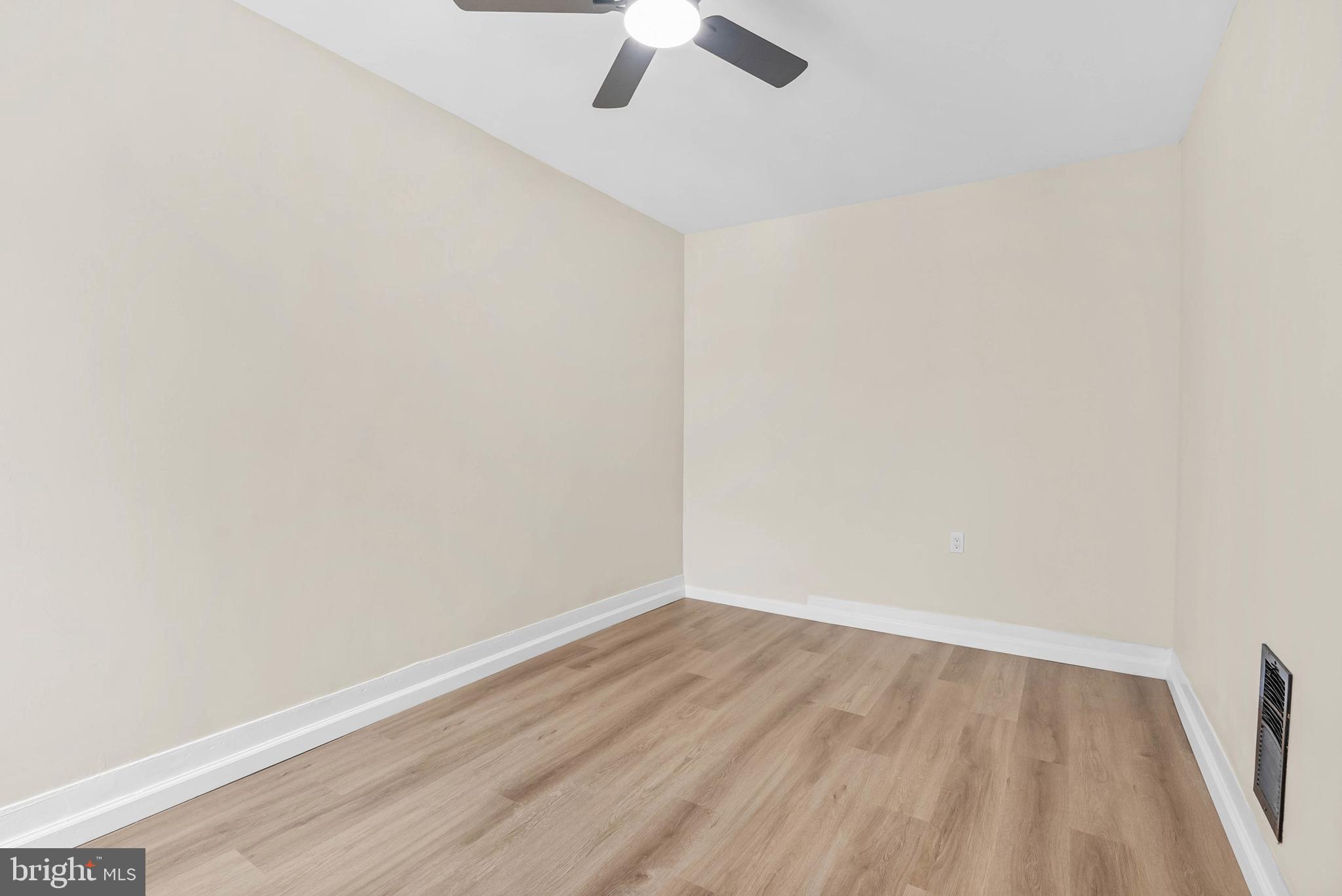 OXFORD CIRCLE - Residential Lease