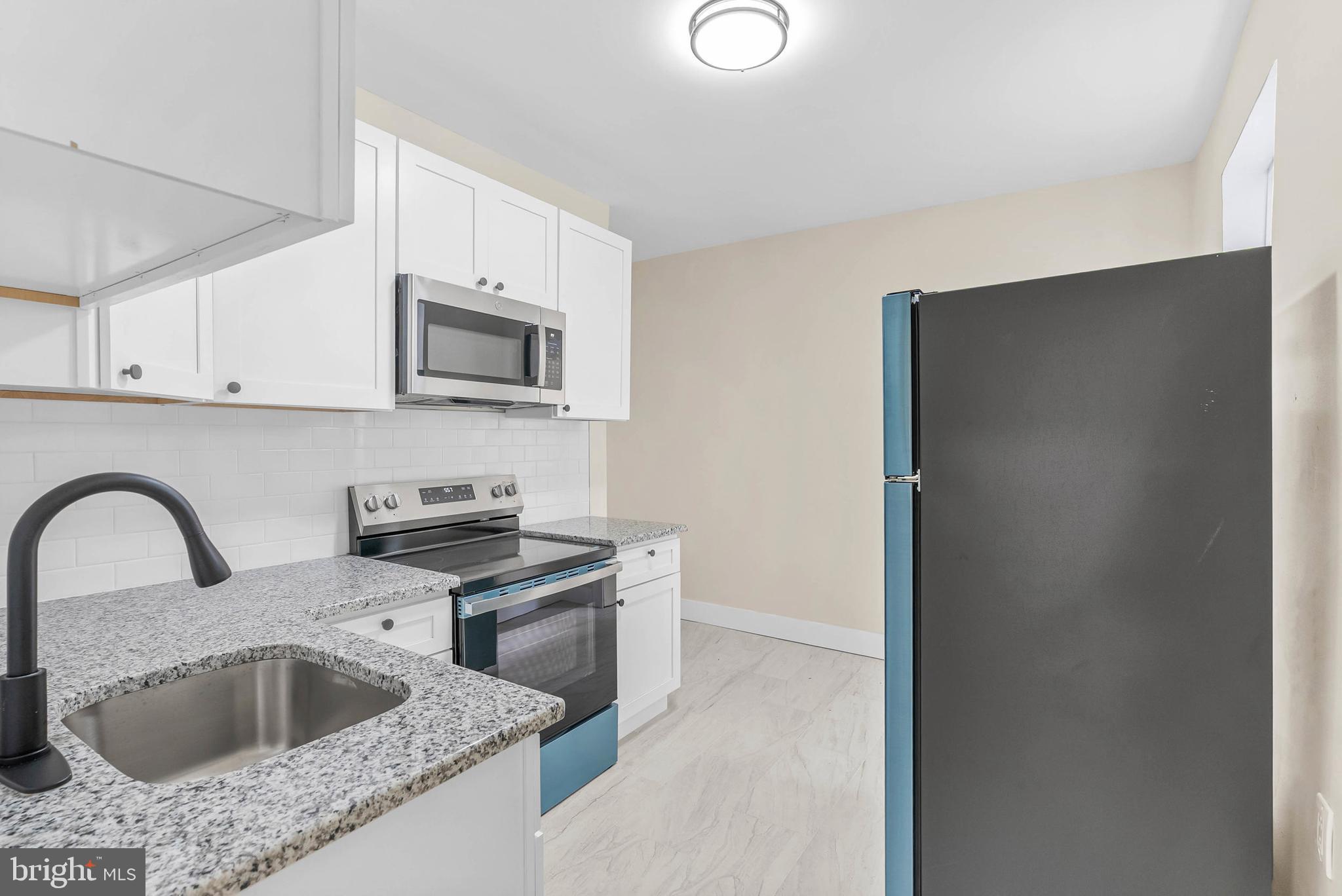 OXFORD CIRCLE - Residential Lease