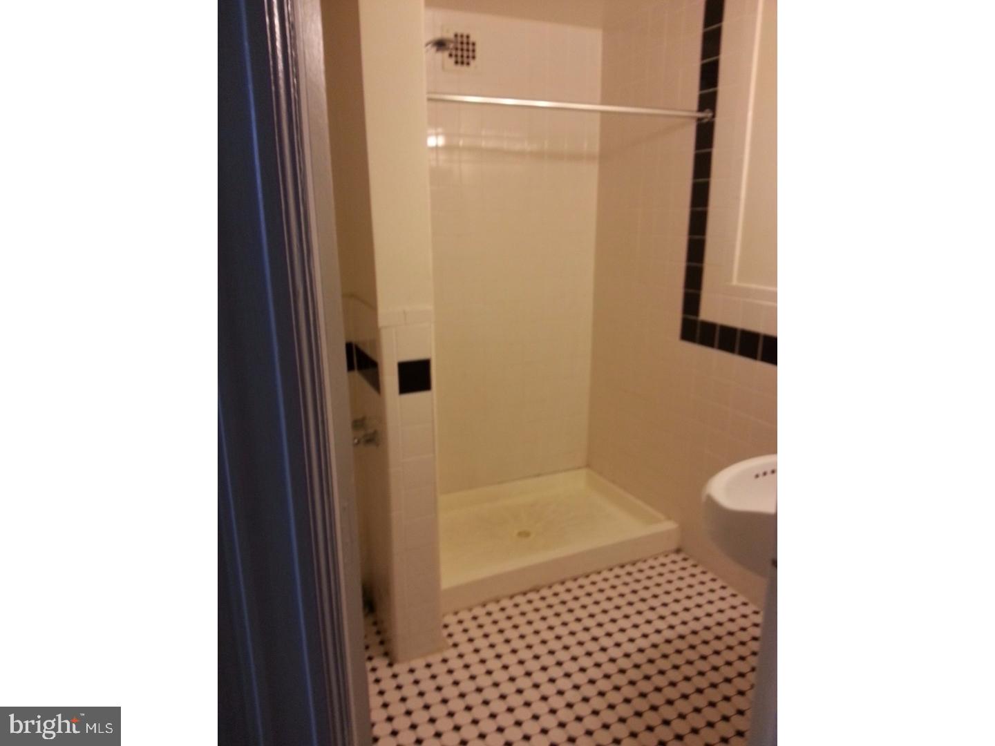 AVENUE OF THE ARTS - Residential Lease