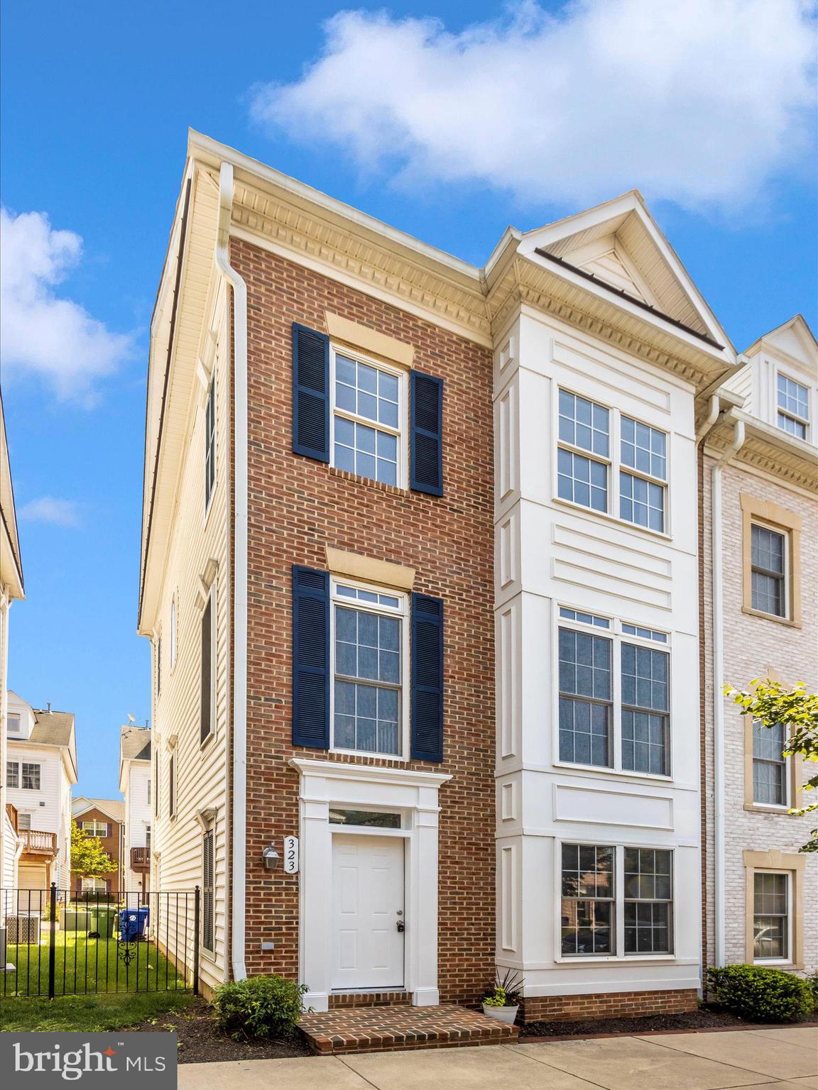 CAMDEN CROSSING - Residential