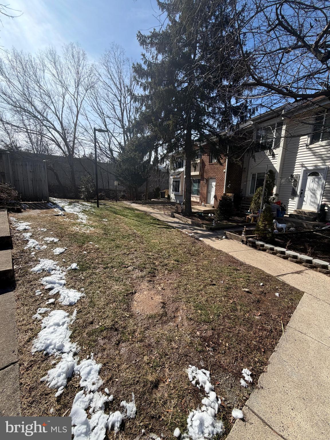 13301 AIKEN PLACE TOP 2 FLOORS