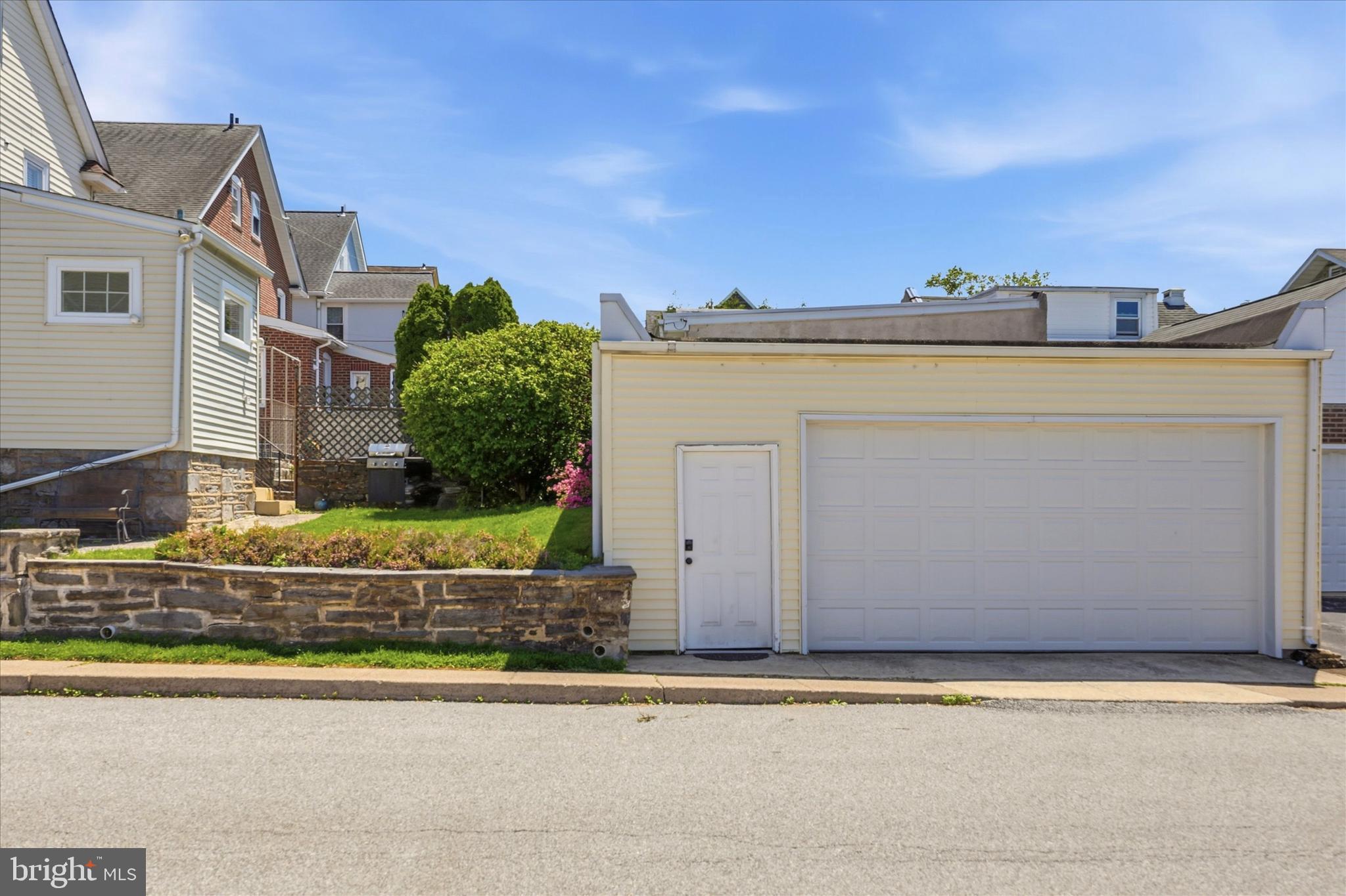 ARDMORE PARK - Residential