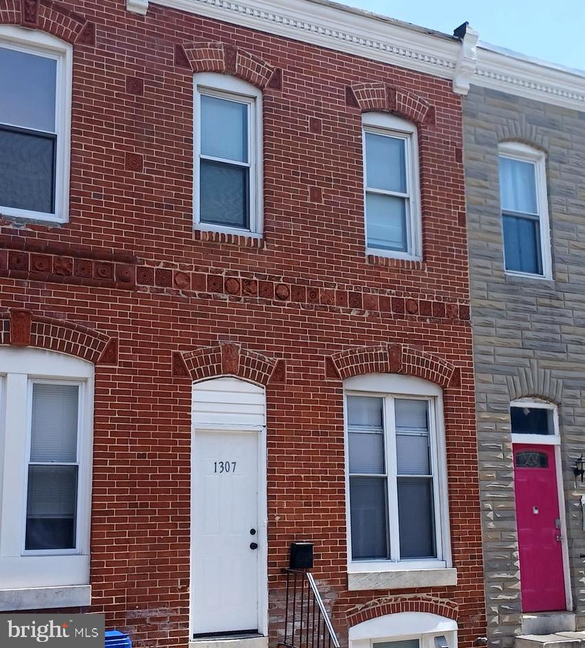 Move-In Ready Charm by Carroll Park – Entry-Level Price with Big Upside!
Welcome to 1307 Glyndon Ave – a freshly painted and well-kept 2-bedroom + bonus room rowhome located just a half block from historic Carroll Park. This turnkey home is the perfect entry point for first-time buyers looking to own in a growing area—without paying top-tier prices for similar homes nearby that offer the same size and finish level.
Inside, you'll find a flexible layout with two cozy upper-level bedrooms plus a bonus room ideal for an office, guest space, or nursery. Downstairs, the street-facing main-level den includes a closet and egress—just add a door and a little imagination, and boom, you’ve got a potential third bedroom or private suite.
Formerly a rental, this home has been cleaned up and refreshed, but it’s much better suited now for someone ready to put down roots. Investors may still want to take a look, but this is really a golden opportunity for owner-occupants to get in early on a neighborhood with serious upside.
The location? Prime. You're walkable to Carroll Park’s 117 acres of green space—complete with a skate park, golf course, sports fields, historic mansion, and playgrounds. And you’re minutes from Hollins Market and Pigtown, known for local shops, art spots, eateries, and events like the Sowebo Arts & Music Festival and Pigtown’s legendary "Squeakness" pig race.
Commuting? No problem. You’ve got fast access to I-95, I-295, Light Rail, MARC, and the University of Maryland Medical Center, Camden Yards, M&T Bank Stadium, and the ever-evolving UM Biopark and Lion Bros Factory project.
Whether you're looking to live, grow equity, or just escape rising rents, this one checks all the boxes. Get in at a great price before the next wave hits.
Let's make this charming home yours!.