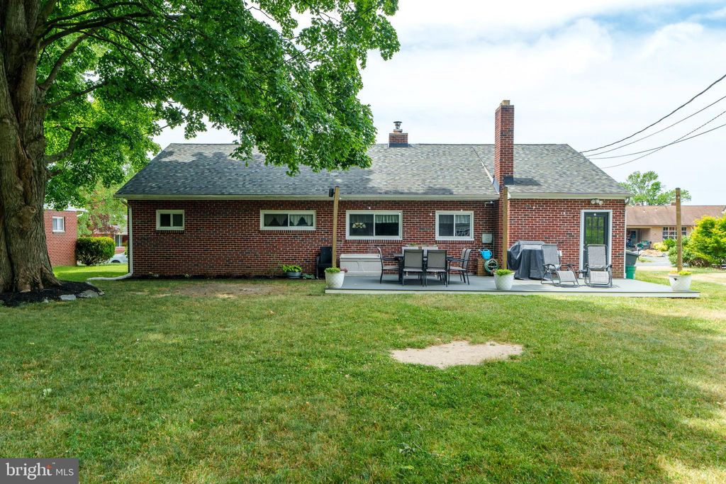 Photo of 53 Pilgrim Drive, Lancaster, PA 17603 (MLS # PALA2053006)