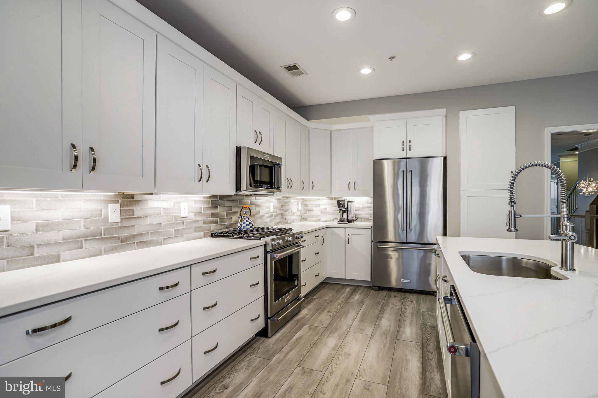 PARKLANDS AT WATKINS MILL - Residential