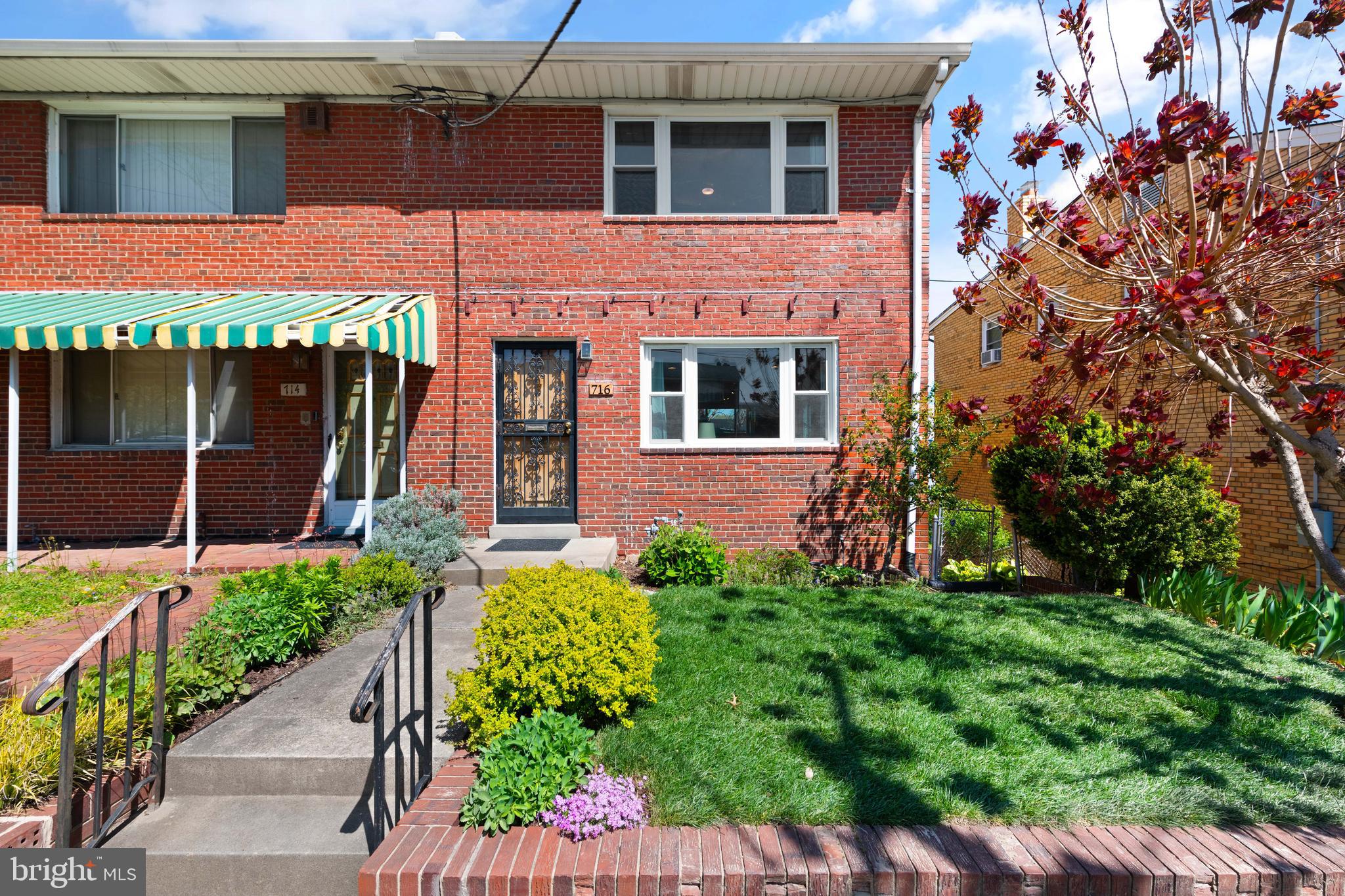 716 DELAFIELD STREET NE