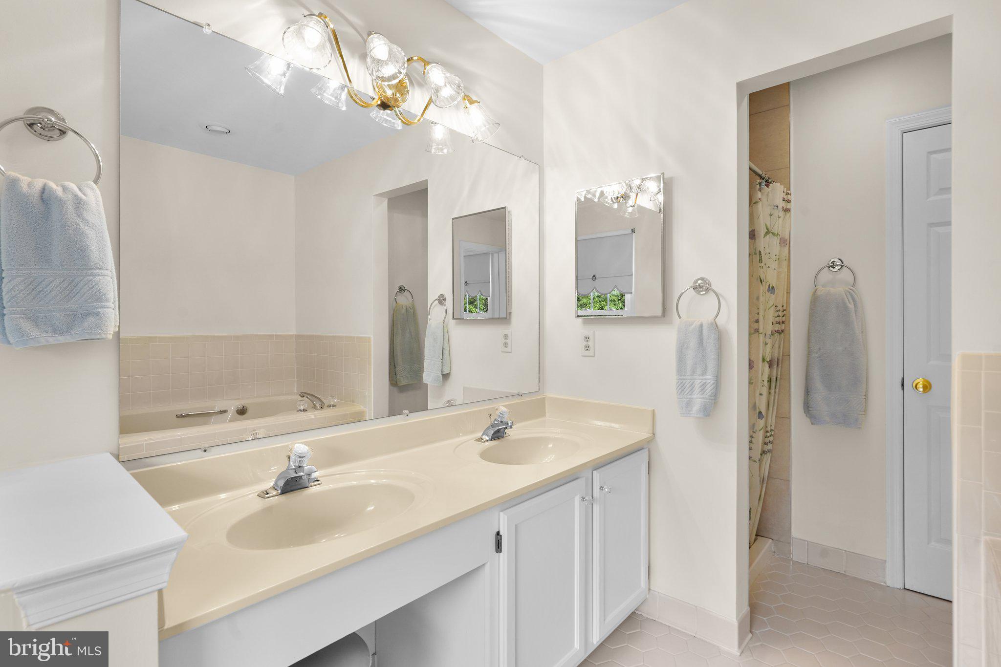 HALLOWELL - Residential