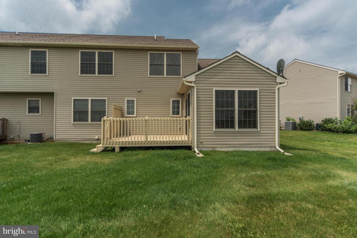 VILLAGE SQUARE COMMONS - Residential