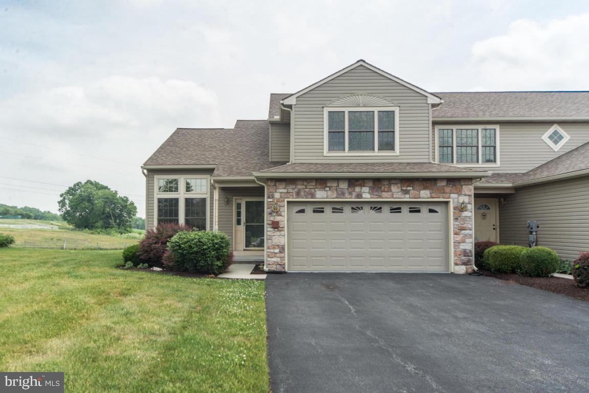 VILLAGE SQUARE COMMONS - Residential