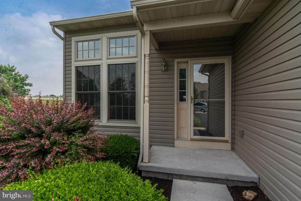 VILLAGE SQUARE COMMONS - Residential
