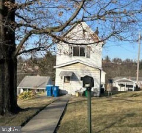 Homes For Sale - 618 Beaver Avenue<br/> Allegheny County, TURTLE CREEK, PA 15145