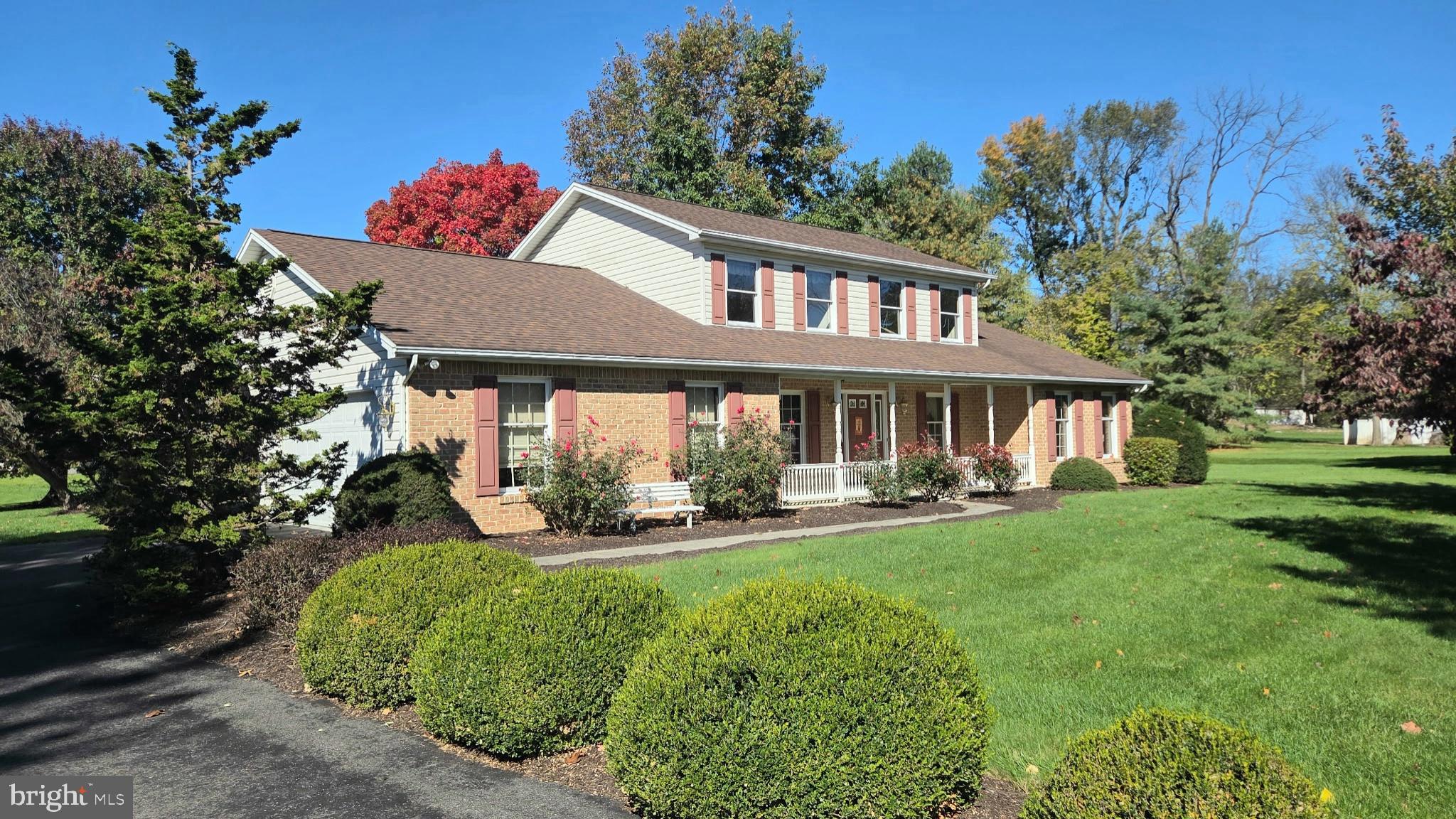 3 BUTTONWOOD COURT