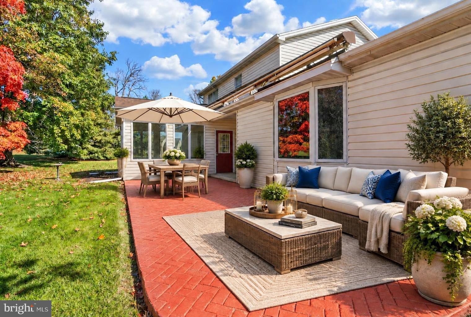 3 BUTTONWOOD COURT