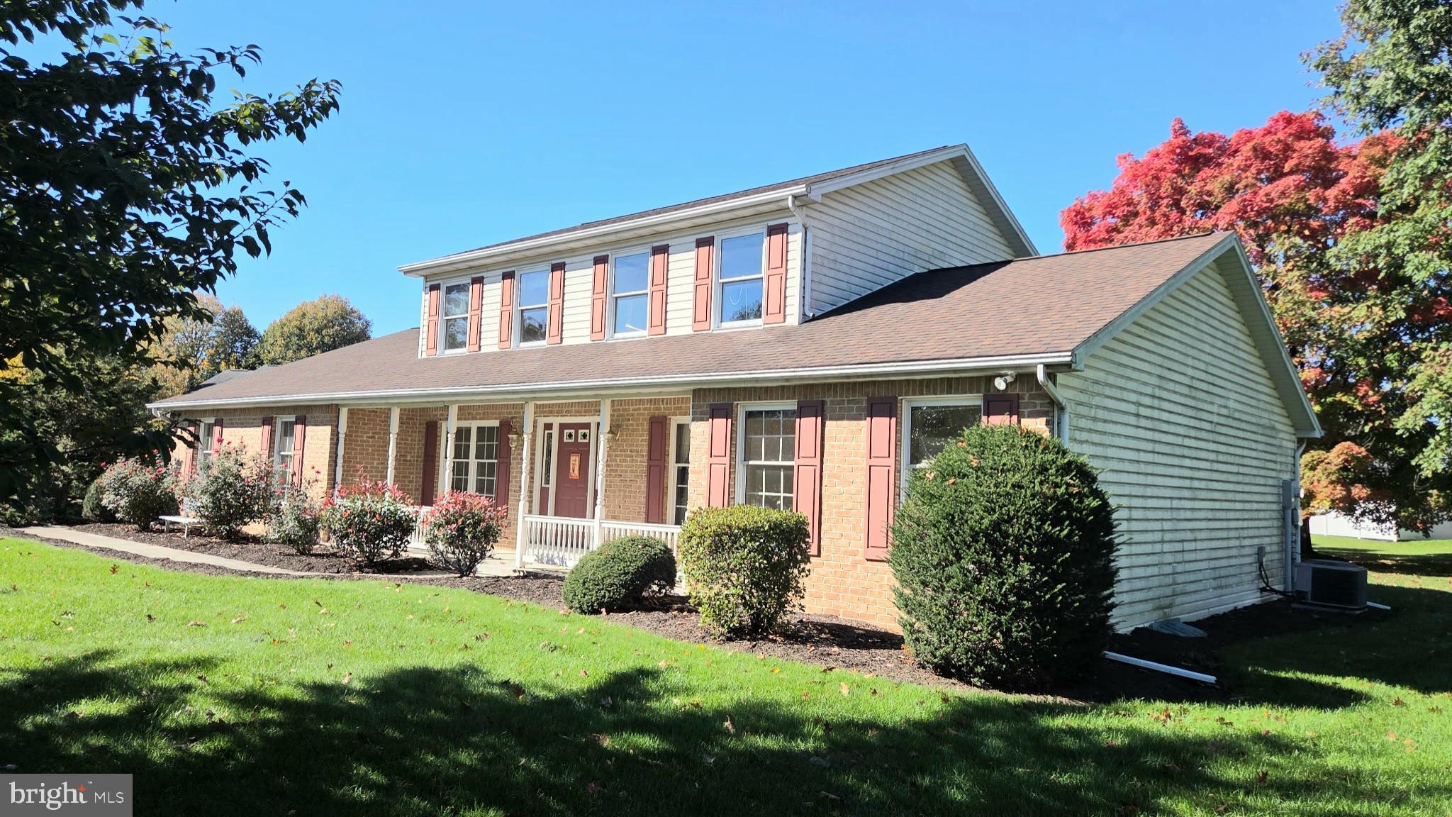 3 BUTTONWOOD COURT
