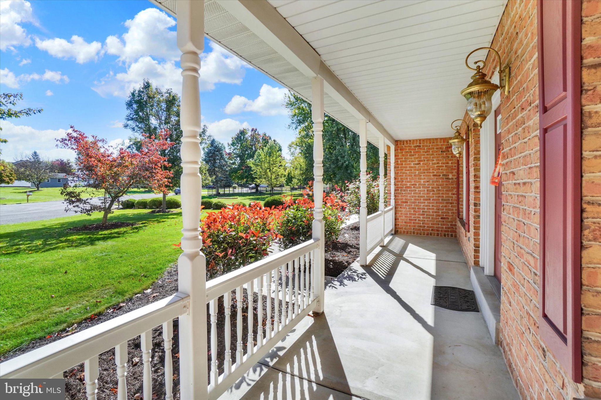 3 BUTTONWOOD COURT