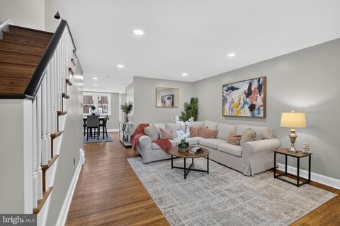 Townhouse For Sale - 1350 Kimberly Drive<br/> PHILADELPHIA, PA 19151