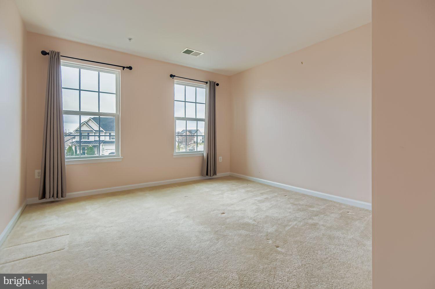 FIELDS AT ROCK GLENN - Residential