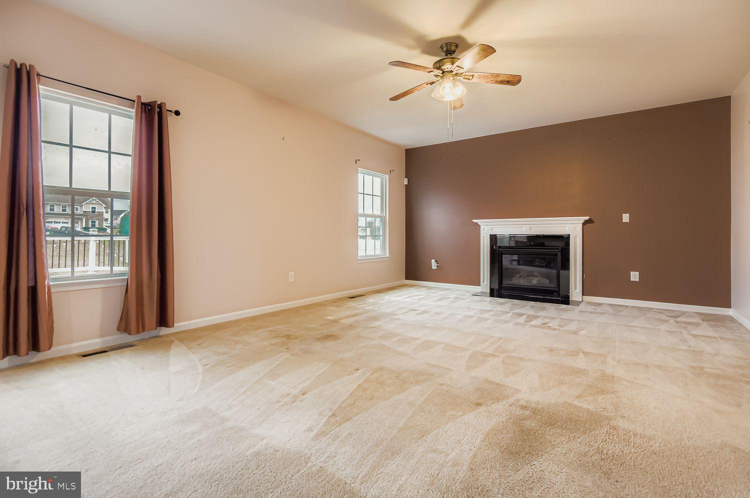 FIELDS AT ROCK GLENN - Residential