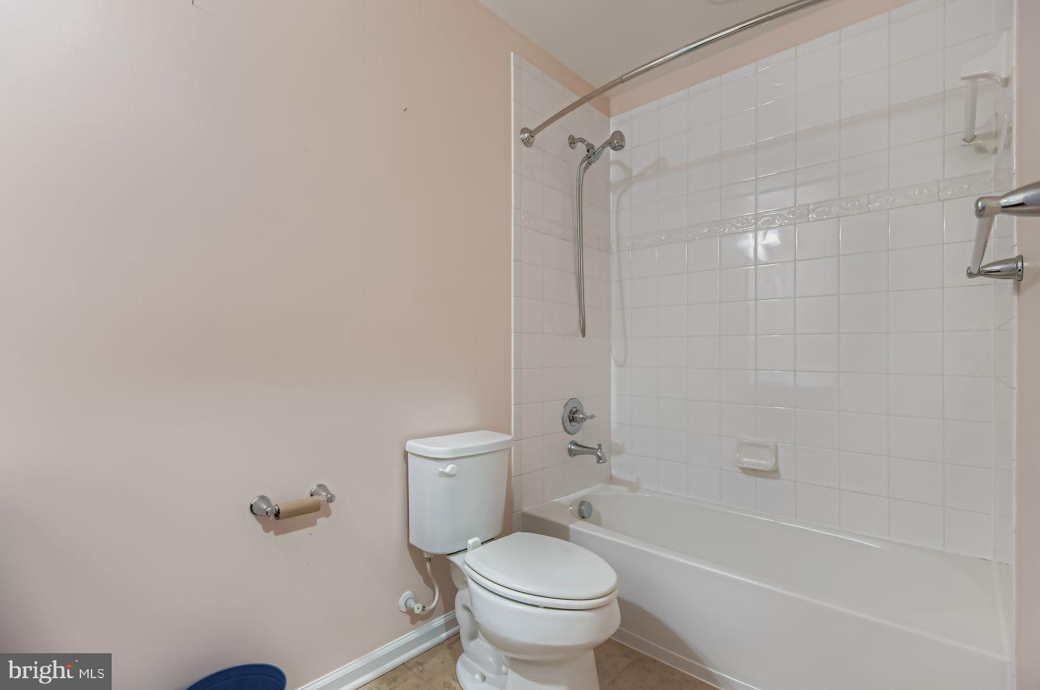 FIELDS AT ROCK GLENN - Residential