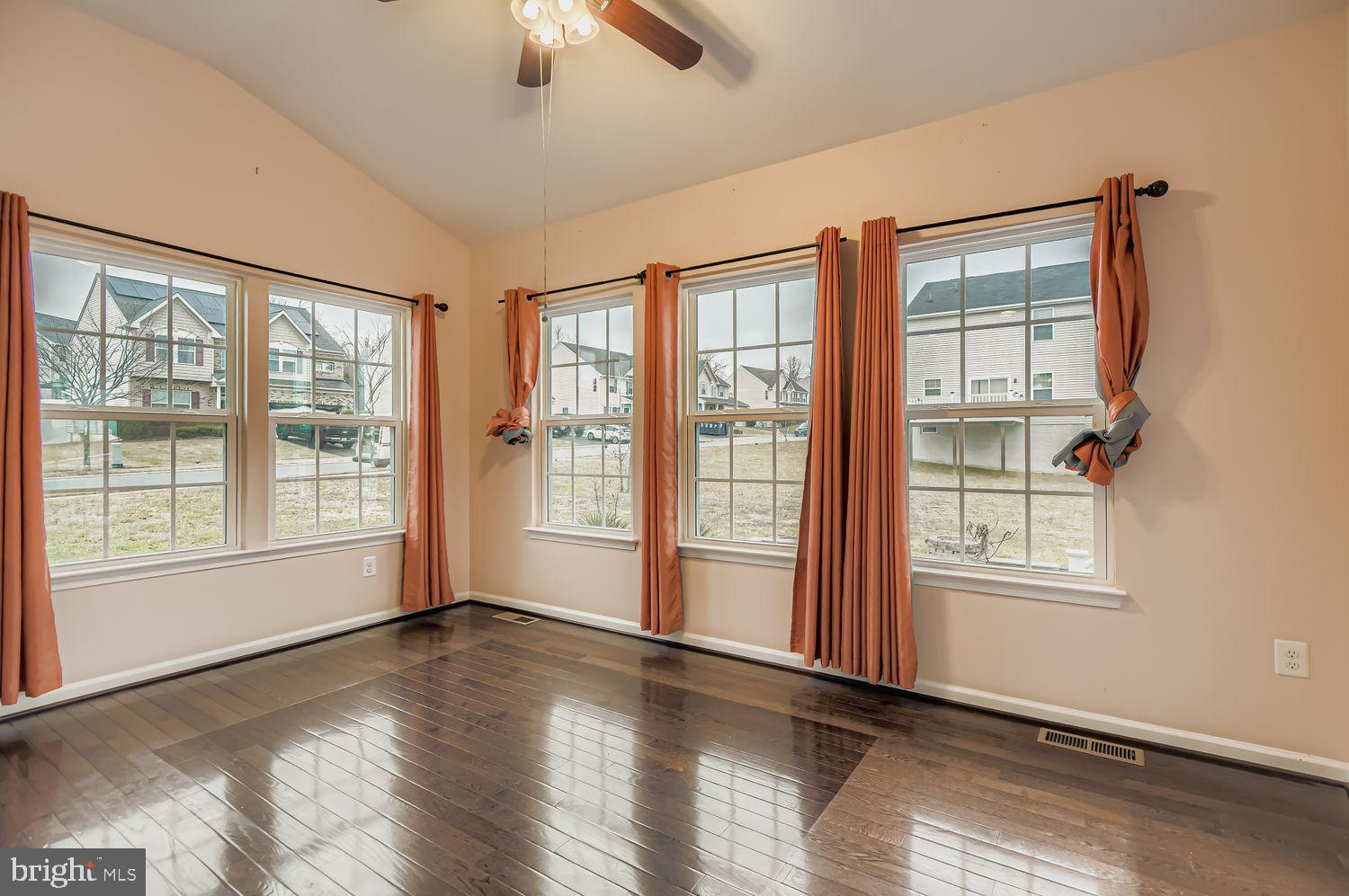 FIELDS AT ROCK GLENN - Residential