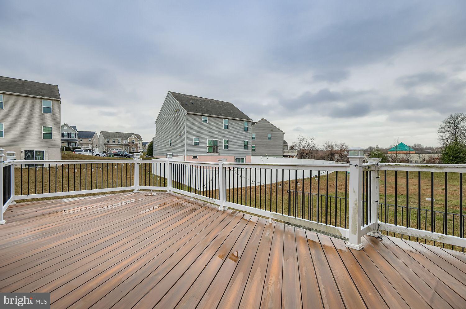 FIELDS AT ROCK GLENN - Residential