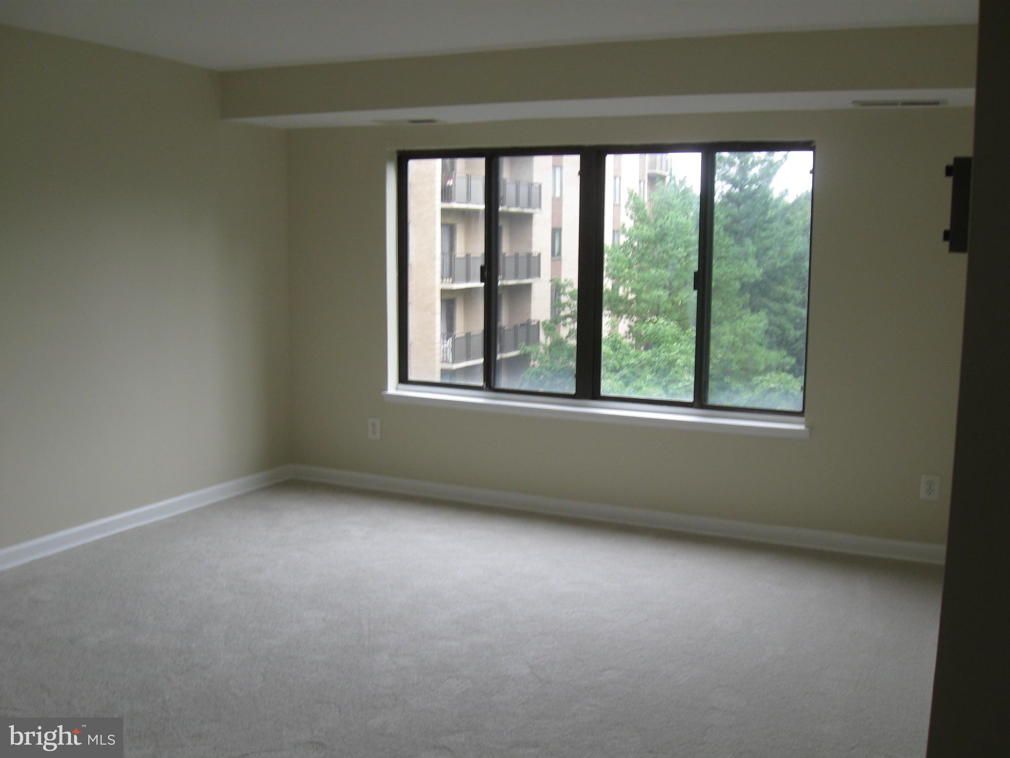 WOODLAKE TOWERS - Residential