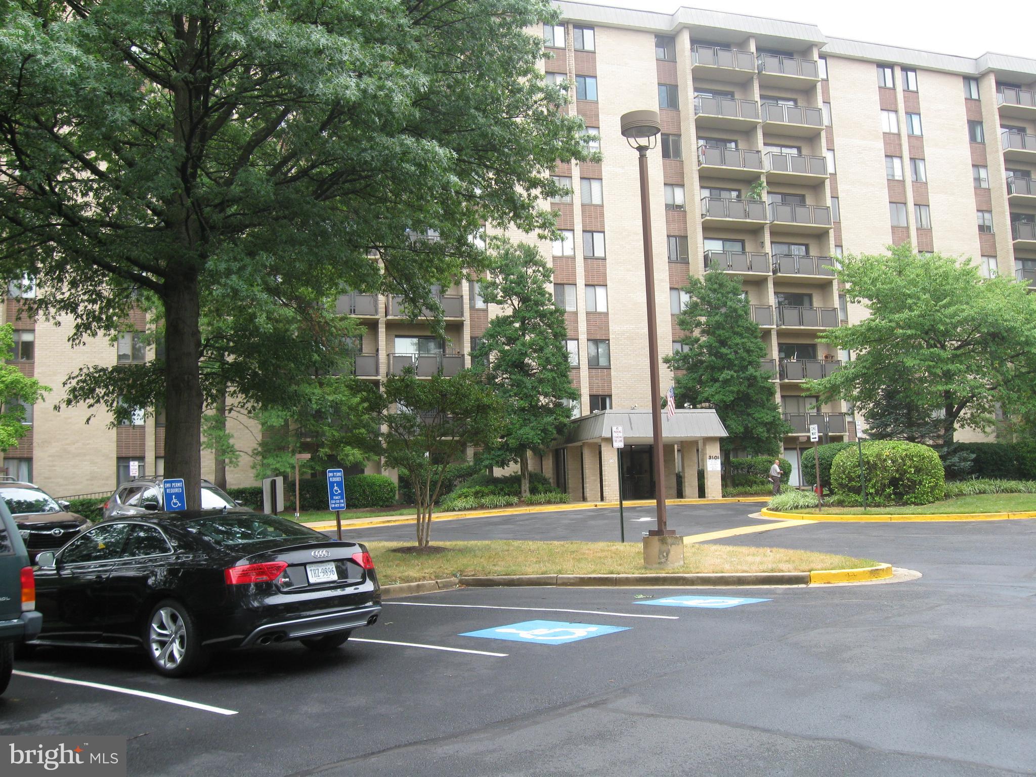 WOODLAKE TOWERS - Residential