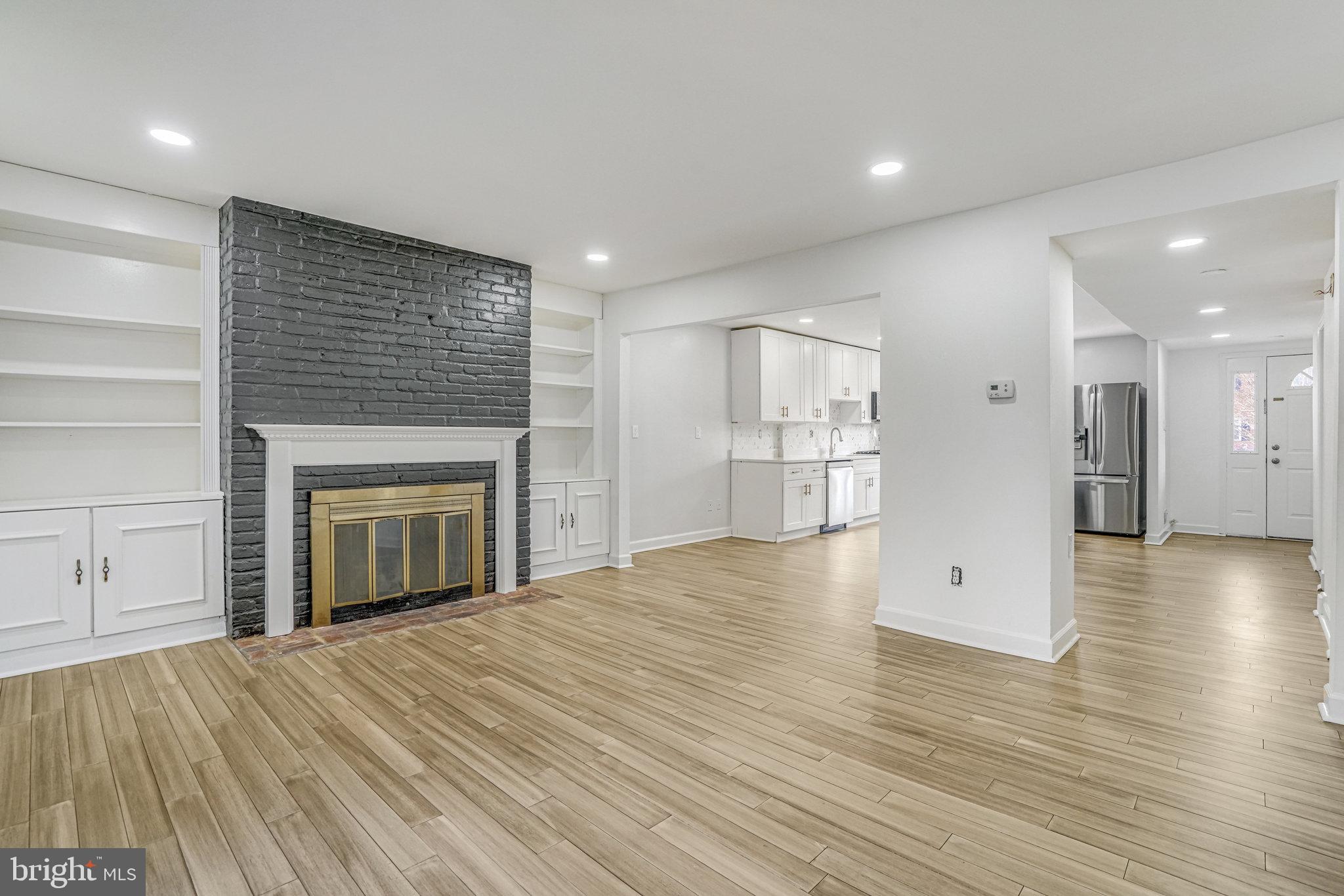 CARLYN PARK - Residential Lease