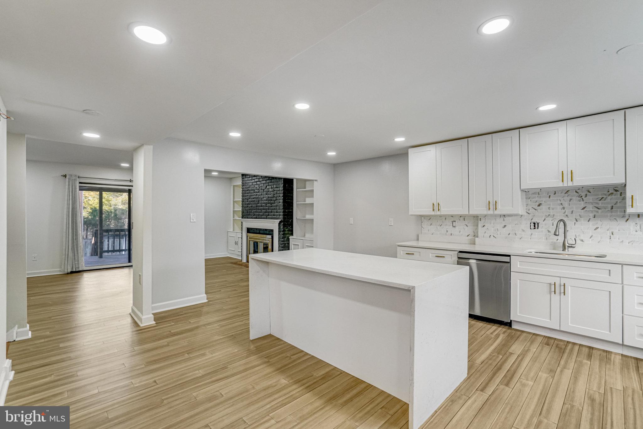 CARLYN PARK - Residential Lease