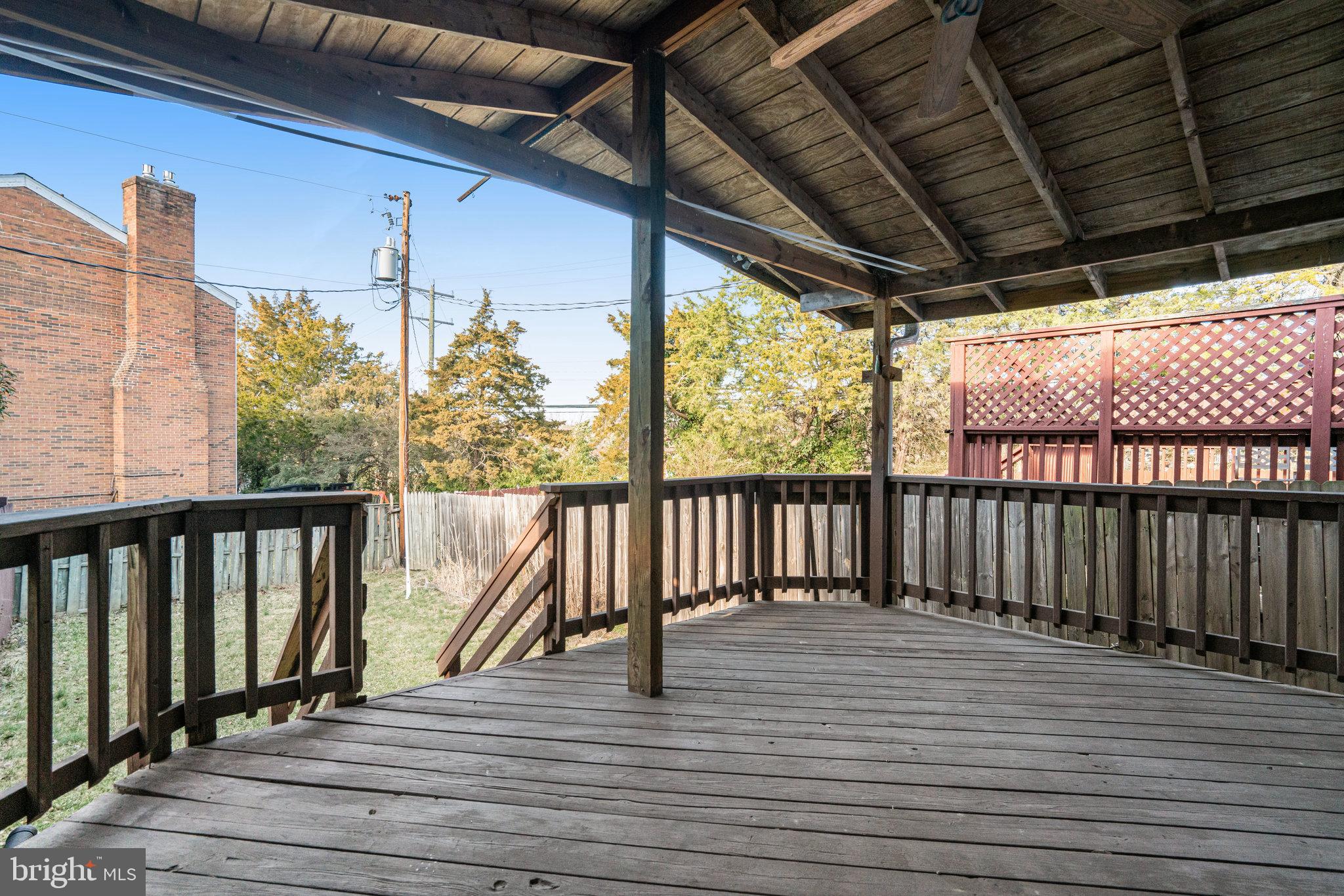 CARLYN PARK - Residential Lease