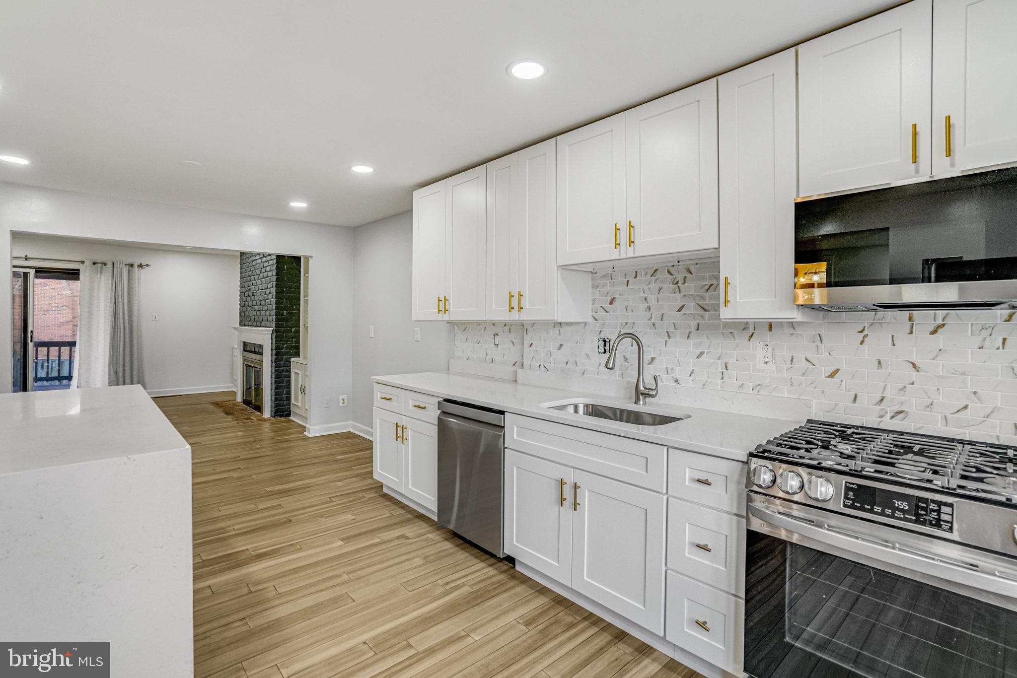 CARLYN PARK - Residential Lease